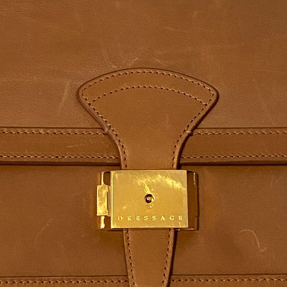 Elegant Brown Leather Shoulder Bag - Picture 3 of 9